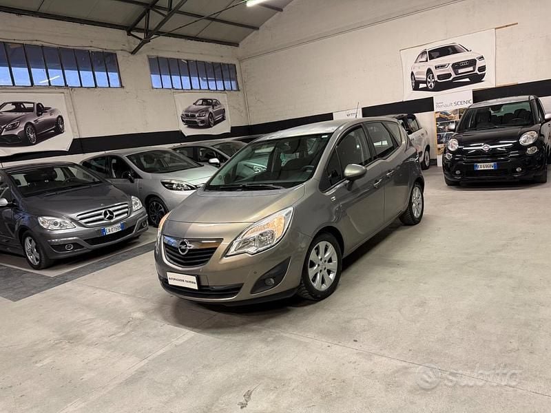 Usata Opel Meriva Cosmo 95 CV (69 kW) 2012 Marrone Monovolume