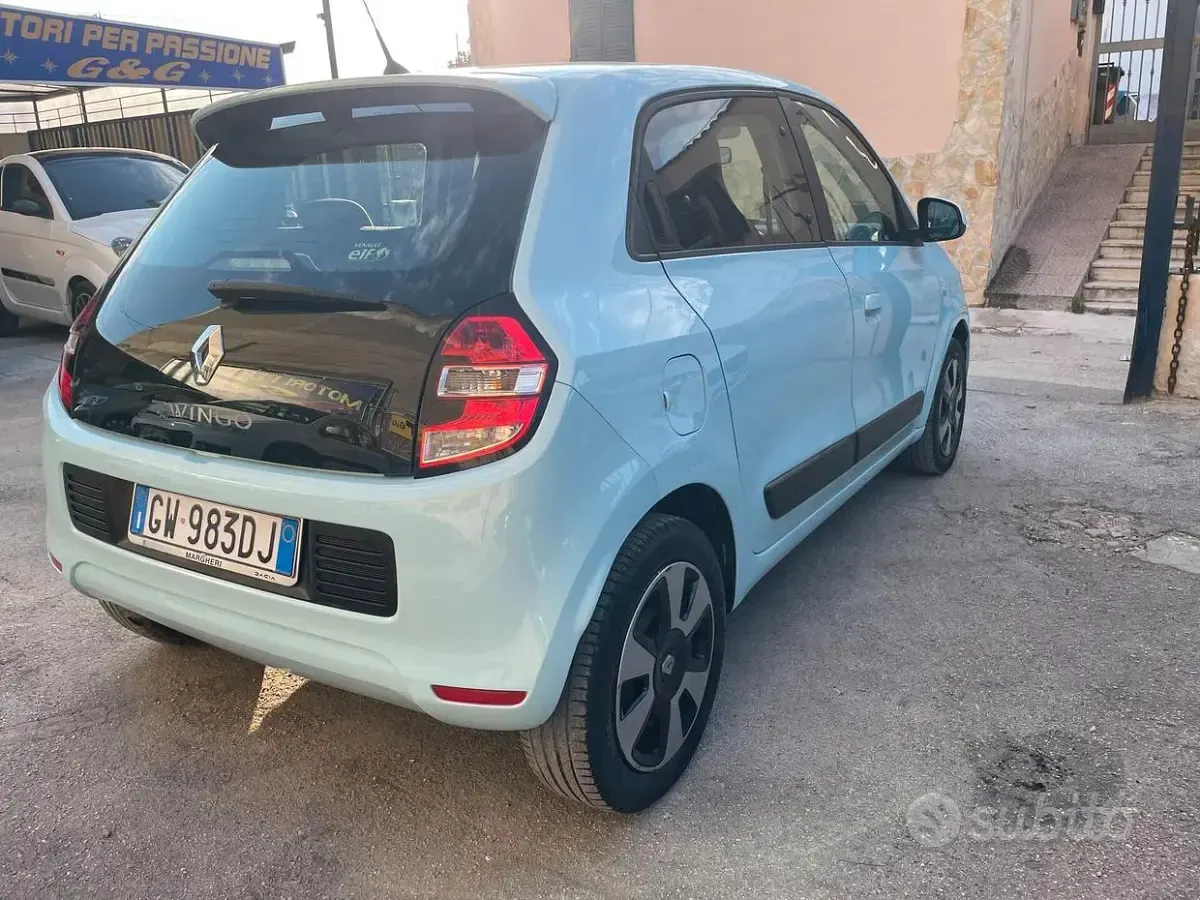 Usata Renault Twingo SE 69 CV (50 kW) 2014 Bluazzurro Utilitaria