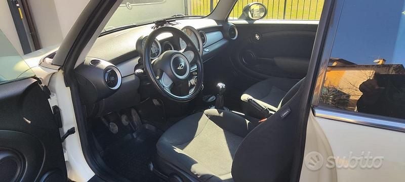 Usata Mini ONE 95 CV (69 kW) 2010 Utilitaria
