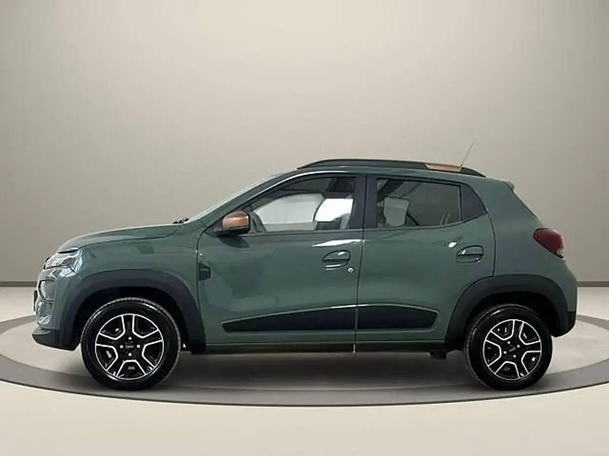 Usata Dacia Spring Extreme 47 kW (65 CV) 2023 Verde / pastello Utilitaria