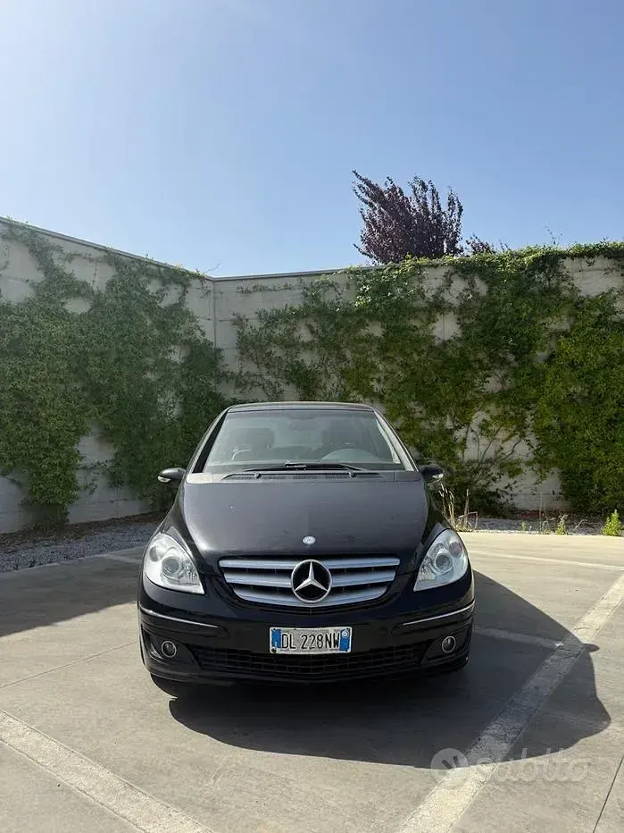 Usata Mercedes B180 109 CV (80 kW) 2007 Nero Monovolume