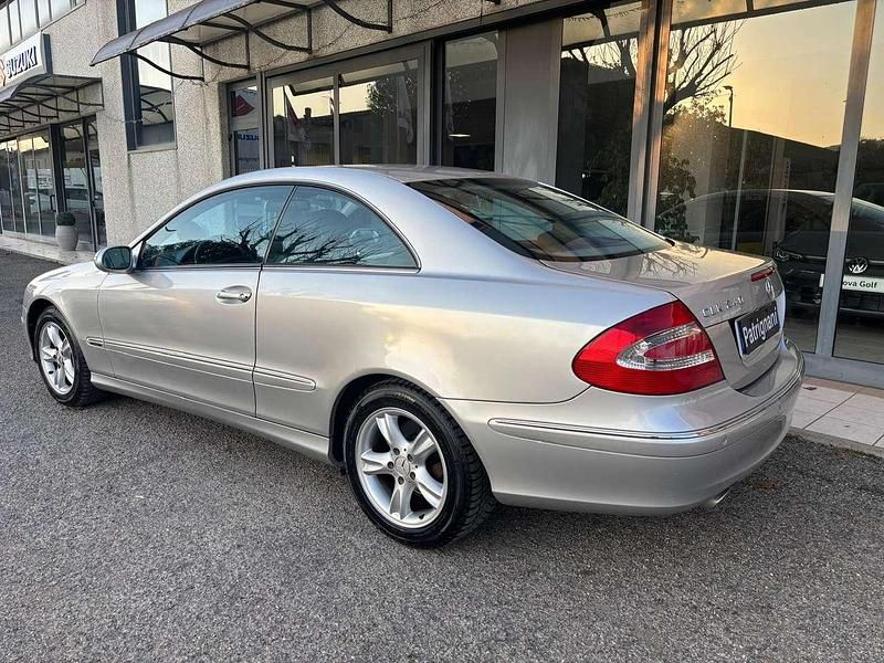 Usata Mercedes CLK240 Avantgarde 170 CV (125 kW) 2003 Argento metallizzato Coupé