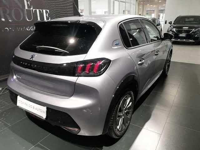 Usata Peugeot e-208 Allure 99 kW (135 CV) 2023 Grigio Utilitaria