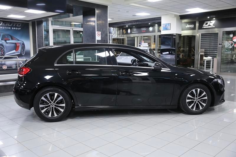 Usata Mercedes A180 Business 116 CV (85 kW) 2020 Nero Berlina