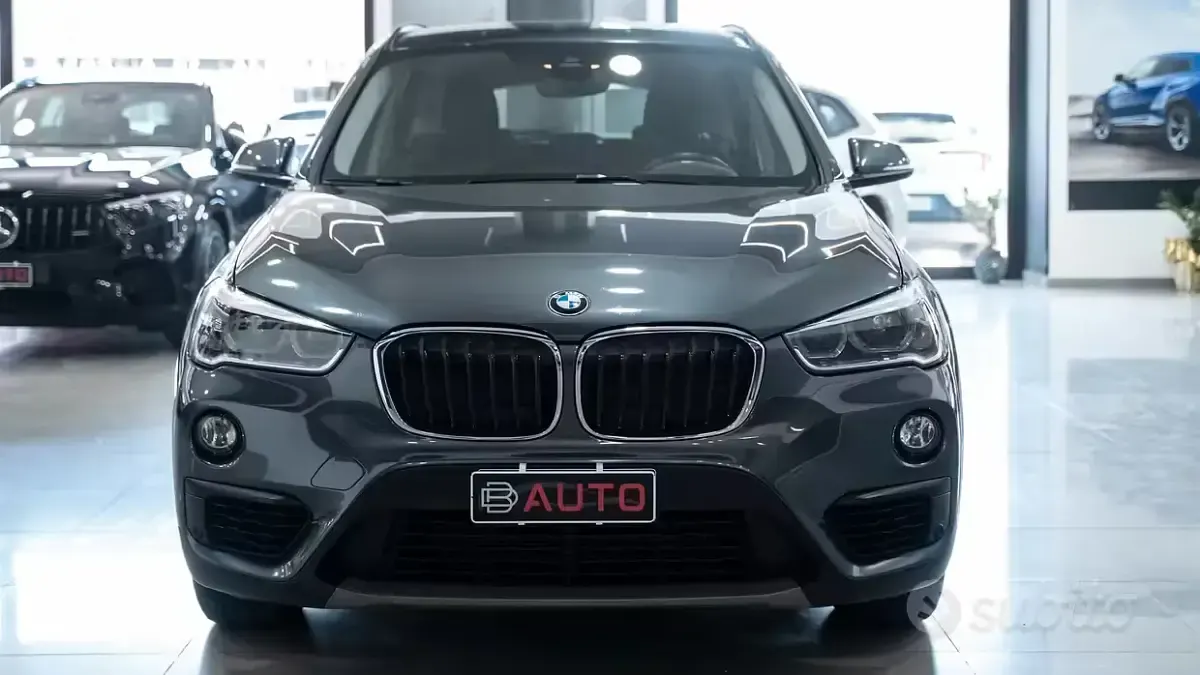 Usado BMW X1 Sport Line 150 HP (110 kW) 2019 Cinzento SUV