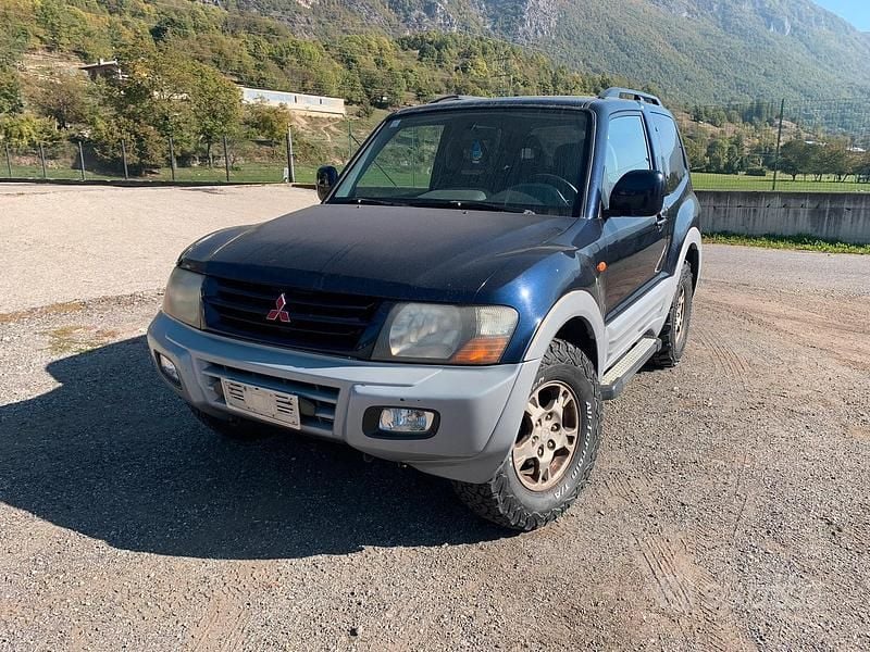 Blu Usata 2002 Mitsubishi Pajero SUV | 9500 € (Buon prezzo) - Immagine 1/4