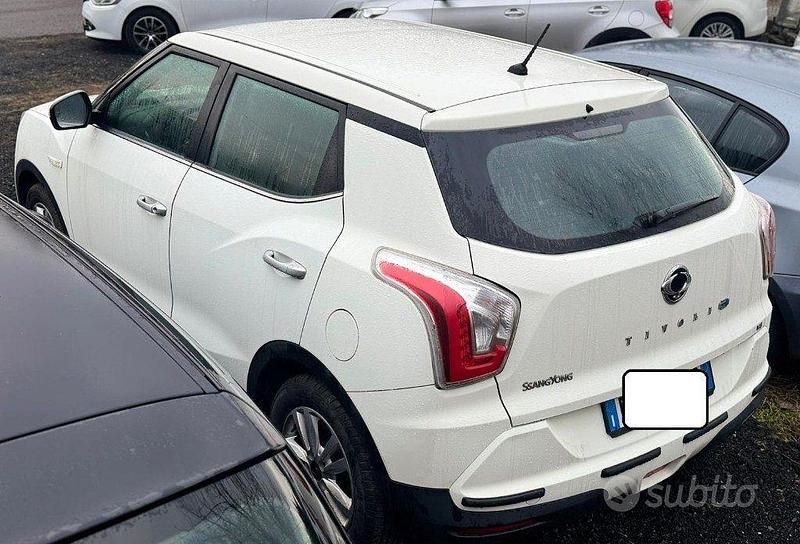 Usata Ssangyong (KGM) Tivoli 115 CV (84 kW) 2016 Bianco SUV