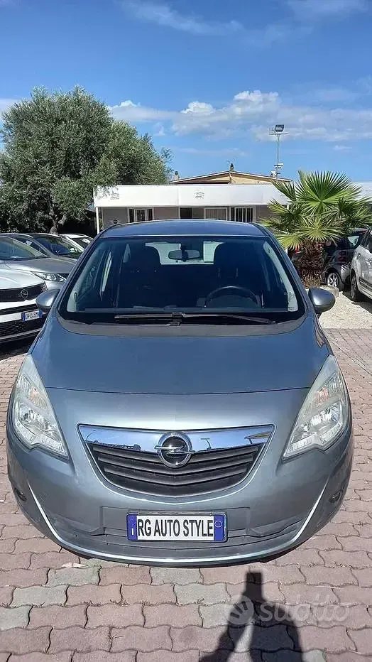 Usata Opel Meriva Cosmo 95 CV (69 kW) 2011 Grigio Monovolume