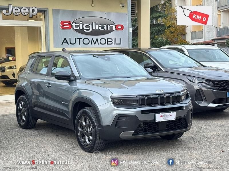 Nuova Jeep Avenger Longitude 101 CV (74 kW) 2025 Grigio scuro metalizzato SUV