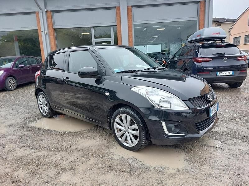 Second-hand Suzuki Swift Cool 94 CP (69 kW) 2015 Negru Hatchback