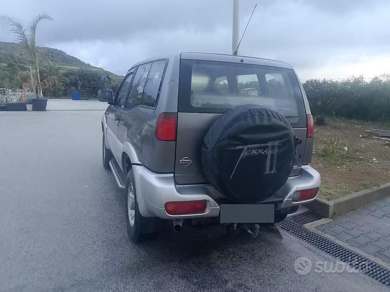 Usata Nissan Terrano 125 CV (91 kW) 1999 Grigio SUV