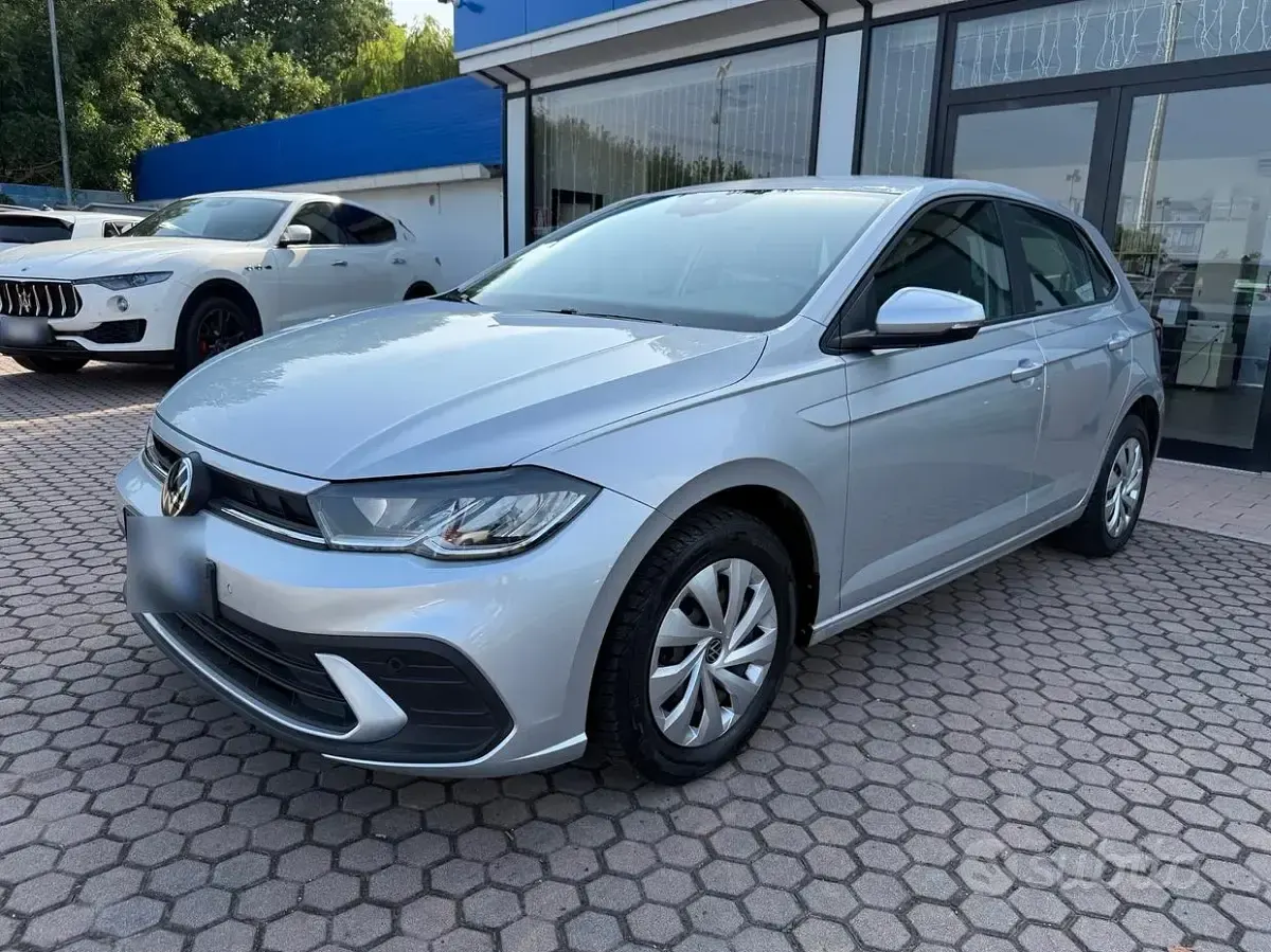Usata VW Polo 90 CV (66 kW) 2022 Grigio Utilitaria
