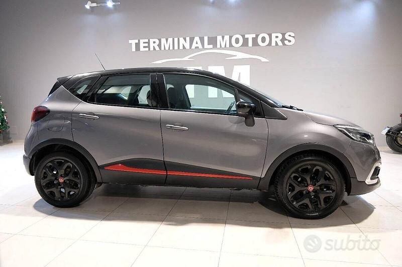 Usata Renault Captur Intens 90 CV (66 kW) 2018 Grigio SUV