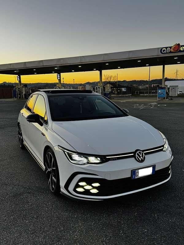 Bianco Usata 2021 VW Golf VIII GTI Tre volumi | 32.700 € (Molto cara) - Immagine 1/4