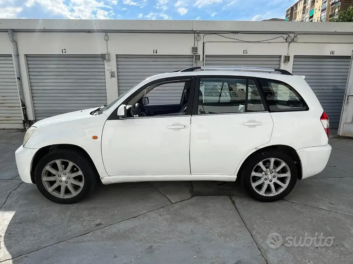 Usata DR DR5 139 CV (102 kW) 2013 Bianco SUV