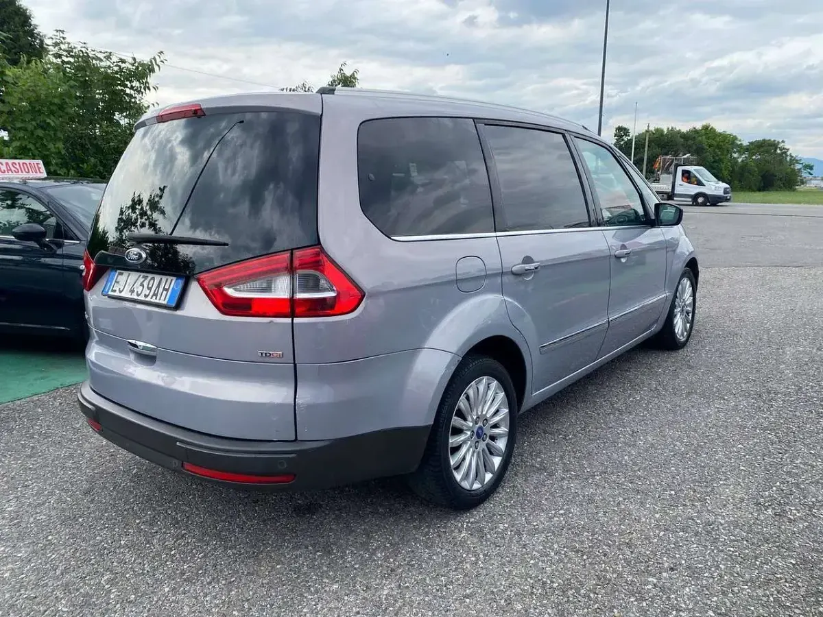 Usata Ford Galaxy Titanium 163 CV (119 kW) 2011 Argento Monovolume