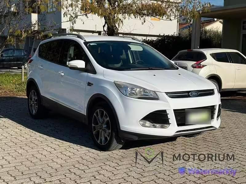 Usado Ford Kuga Titanium 120 CV (88 kW) 2015 Blanco SUV