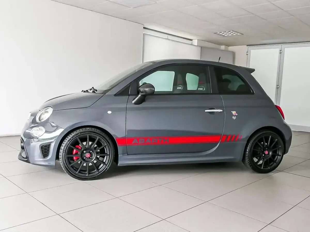 Usata Abarth 695 165 CV (121 kW) 2018 Grigio Utilitaria