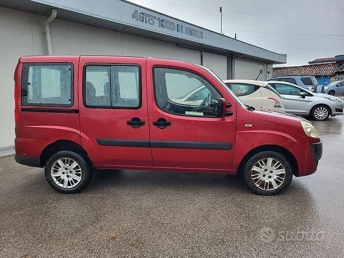 Usata Fiat Doblò Dynamic 105 CV (77 kW) 2008 Rosso Monovolume