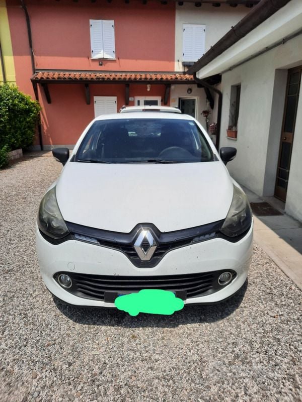 Bianco Usata 2015 Renault Clio IV Due volumi | 3500 € (Super prezzo) - Immagine 1/4