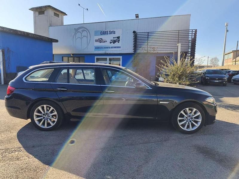 Usata BMW 520 Luxury Line 190 CV (139 kW) 2014 Nero Station wagon