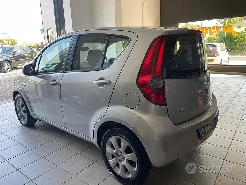 Usata Opel Agila 94 CV (69 kW) 2013 Grigio Utilitaria