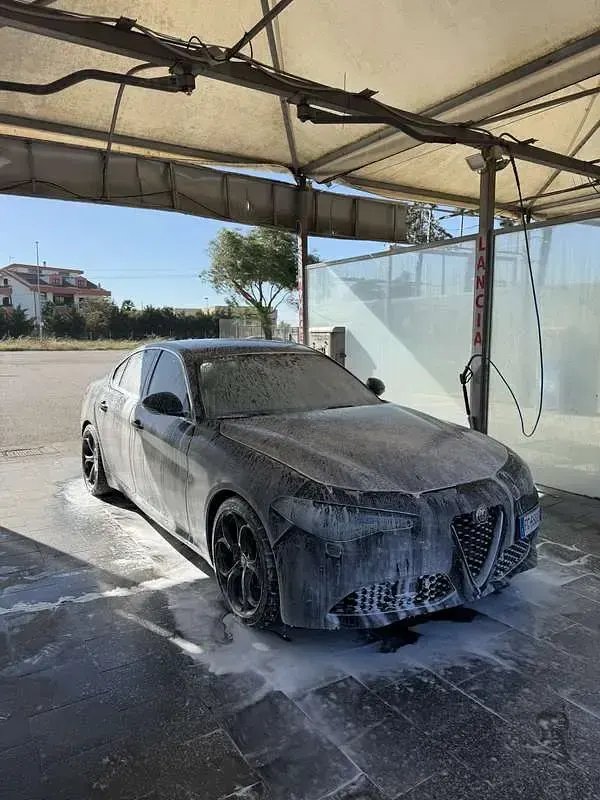 Usata Alfa Romeo Giulia Super 150 CV (110 kW) 2016 Grigio Berlina