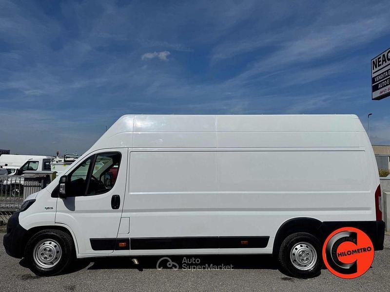 Usata Fiat Ducato 136 CV (100 kW) 2020 Bianco pastello Furgone