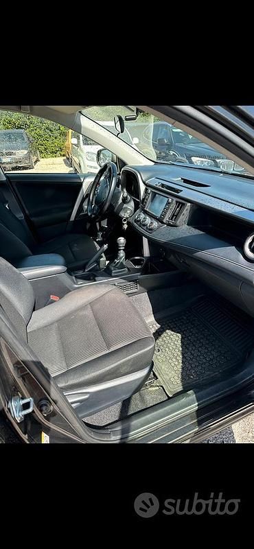 Usata Toyota RAV4 2017 Nero SUV