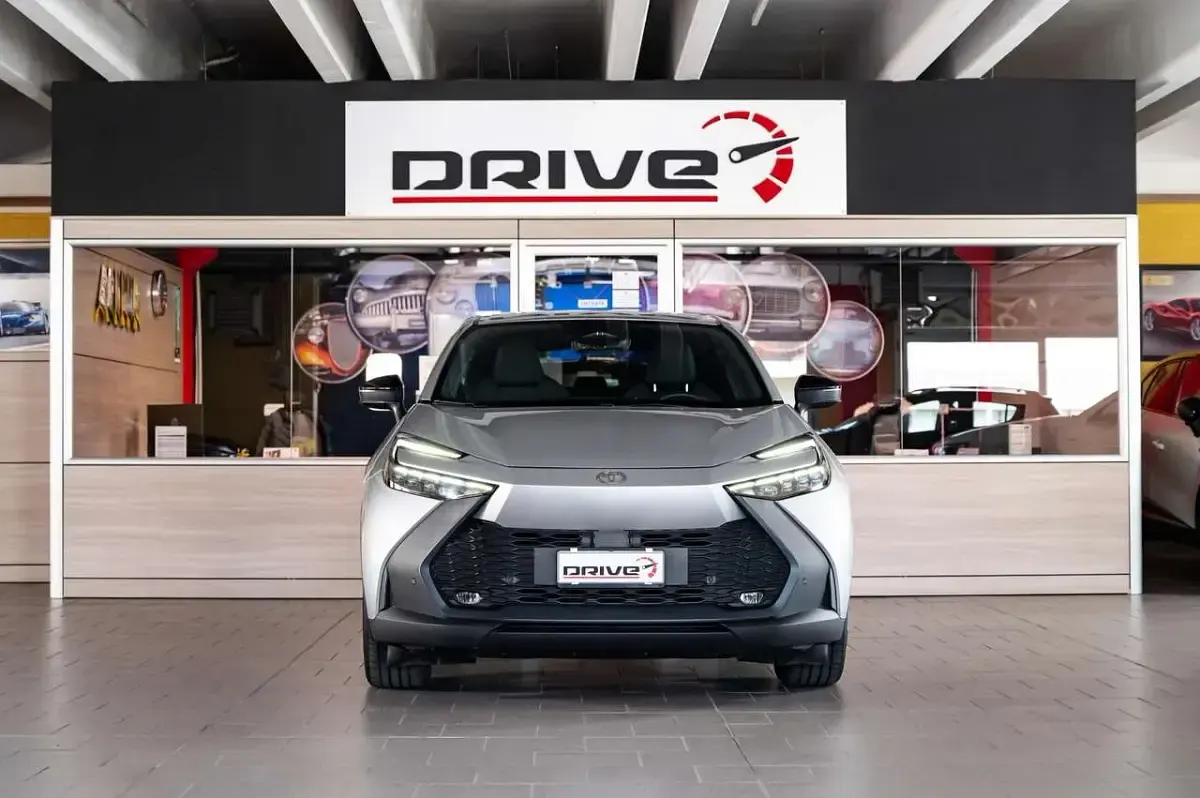 Usata Toyota C-HR Trend 98 CV (72 kW) 2025 Argento SUV