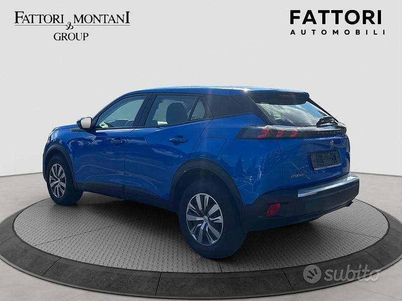 Usata Peugeot 2008 Allure 131 CV (96 kW) 2021 Blu/azzurro SUV