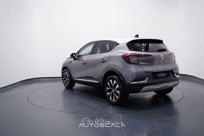 Usado Renault Captur Techno 91 CV (66 kW) 2024 Gris SUV