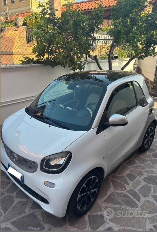 Usata Smart ForTwo Coupé Passion 70 CV (51 kW) 2015 Utilitaria