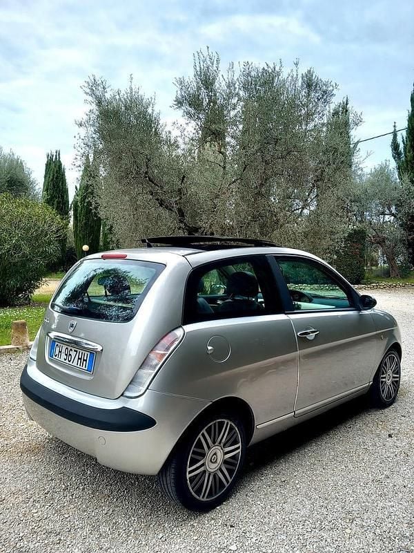 Usata Lancia Ypsilon 69 CV (50 kW) 2005 Grigio Utilitaria