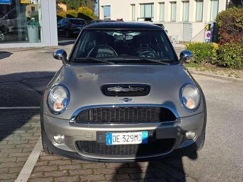 Usata Mini Cooper S 175 CV (128 kW) 2006 Grigio chiaro Utilitaria