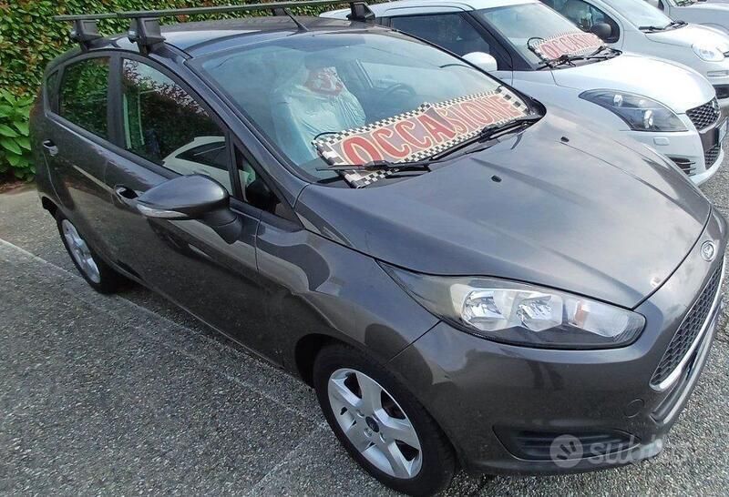 Usata Ford Fiesta Titanium 60 CV (44 kW) 2016 Grigio scuro Utilitaria