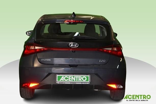 Usata Hyundai i20 83 CV (61 kW) 2023 Gray Utilitaria