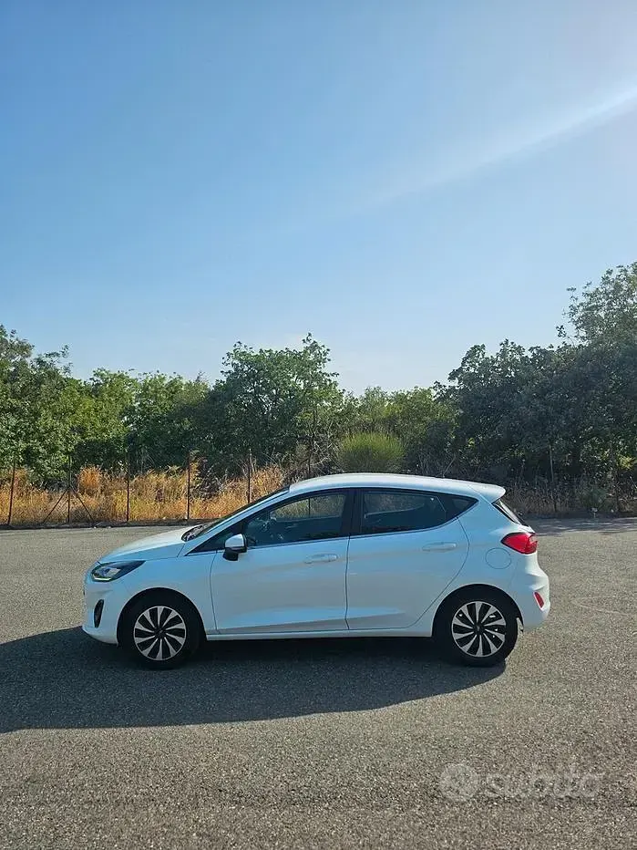 Usata Ford Fiesta Titanium 75 CV (55 kW) 2022 Bianco Utilitaria