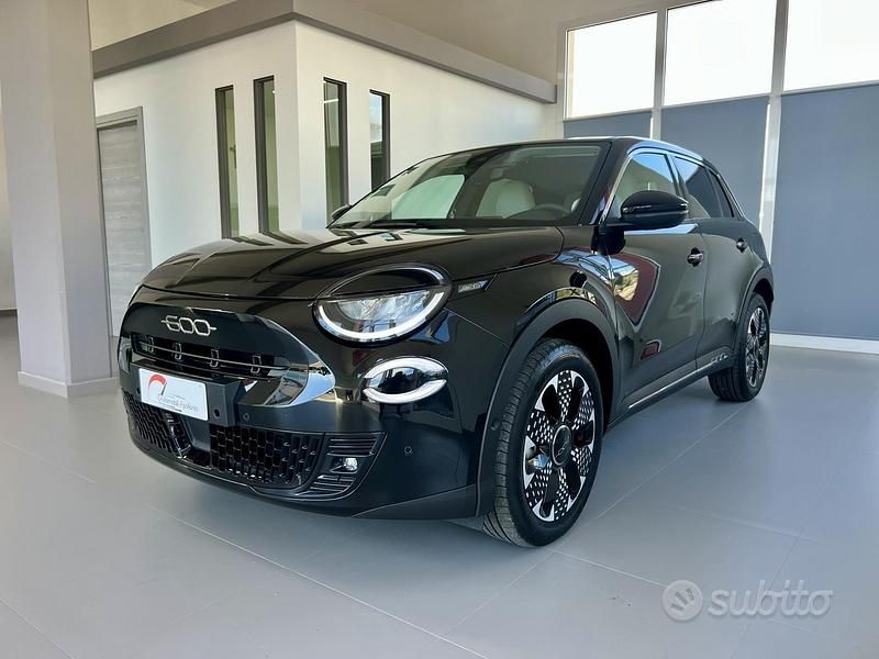 Usata Fiat 600 La Prima 100 CV (73 kW) 2024 Nero SUV