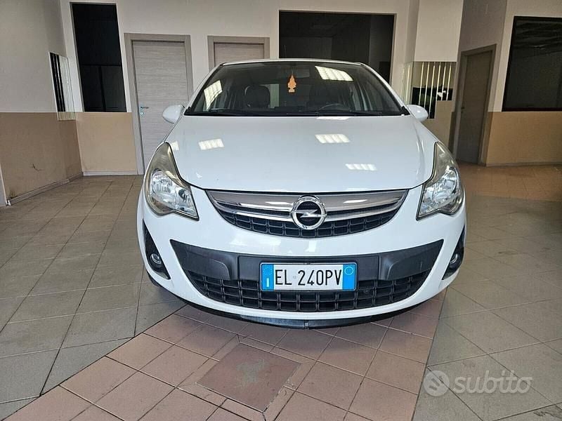 Usata Opel Corsa 85 CV (62 kW) 2012 Bianco Utilitaria