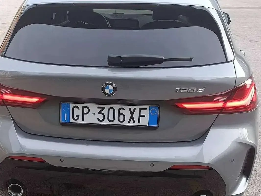 Usata BMW 120 M Sport 190 CV (139 kW) 2023 Argento Berlina