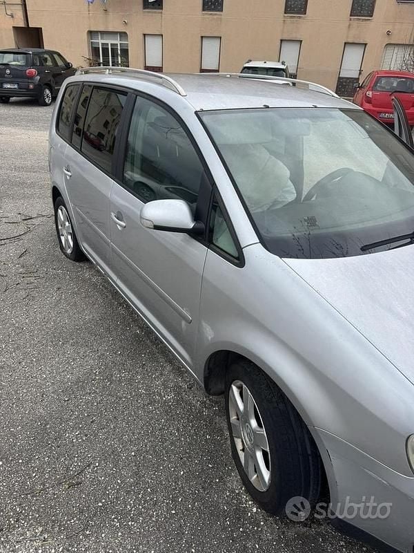 Usata VW Touran 2004 Grigio Monovolume