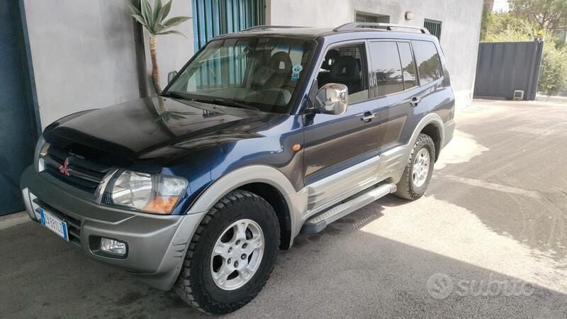 Usata Mitsubishi Pajero 2001 Blu SUV
