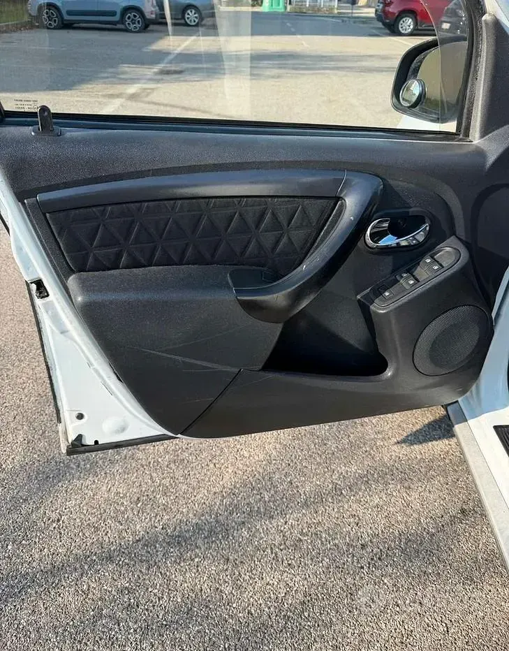 Usata Dacia Duster 105 CV (77 kW) 2014 Bianco SUV