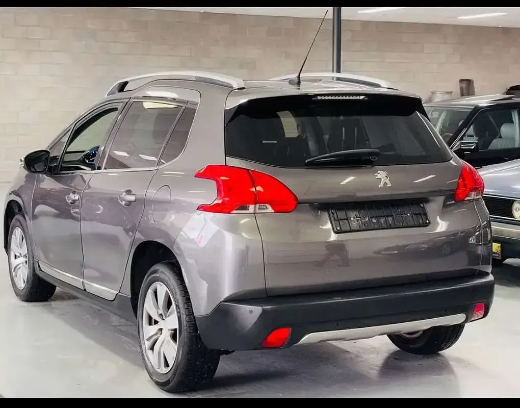 Usata Peugeot 2008 Allure 82 CV (60 kW) 2008 Marrone SUV