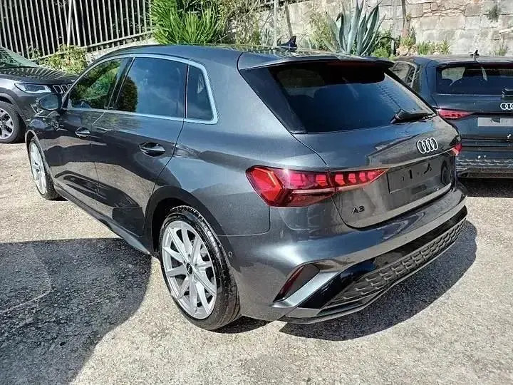 Usata Audi A3 S-Line 150 CV (110 kW) 2025 Grigio Berlina