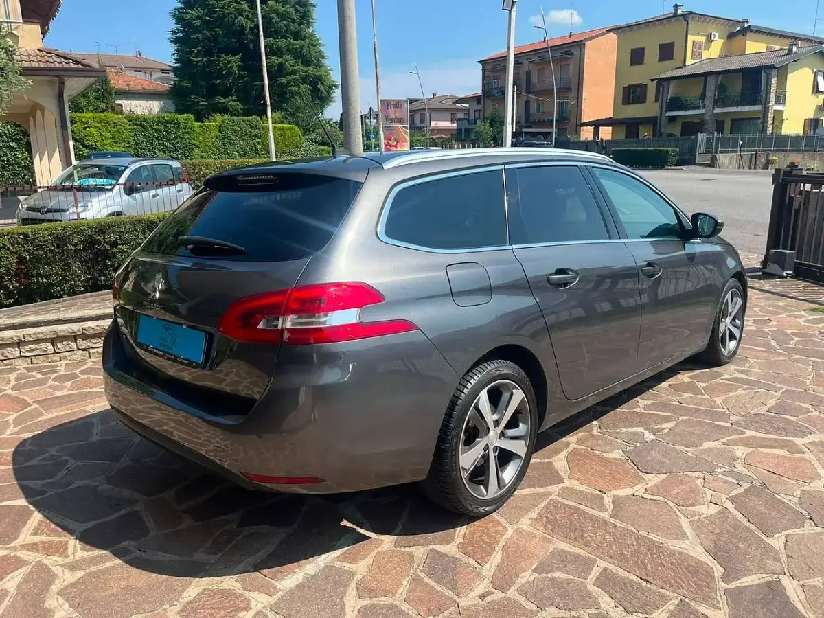 Usata Peugeot 308 SW Allure 131 CV (96 kW) 2019 Grigio Station wagon