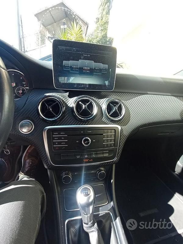 Usata Mercedes GLA180 Executive 109 CV (80 kW) 2017 Marrone SUV