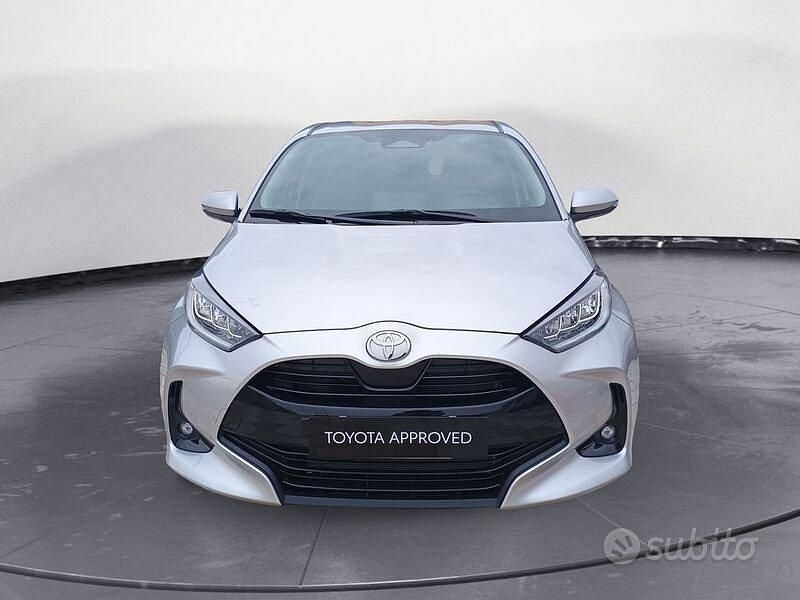Nuova Toyota Yaris Hybrid Trend 92 CV (67 kW) 2025 Grigio Berlina