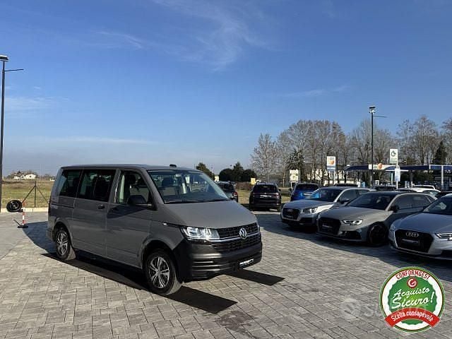 Usata VW Caravelle Trendline 110 CV (80 kW) 2023 Grigio Monovolume